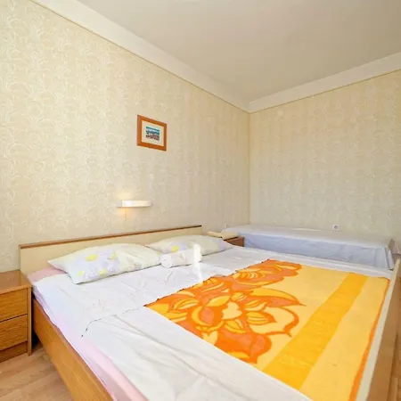 Guest house Danijela Rab 3*